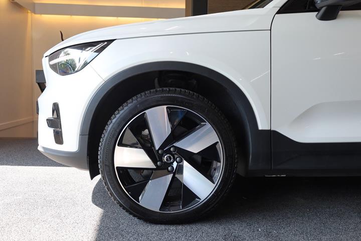 Hvid Volvo C40 fra 2023