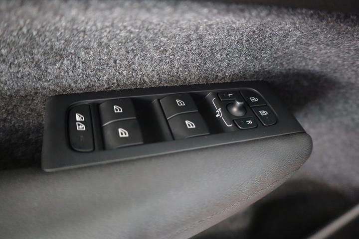 Hvid Volvo C40 fra 2023