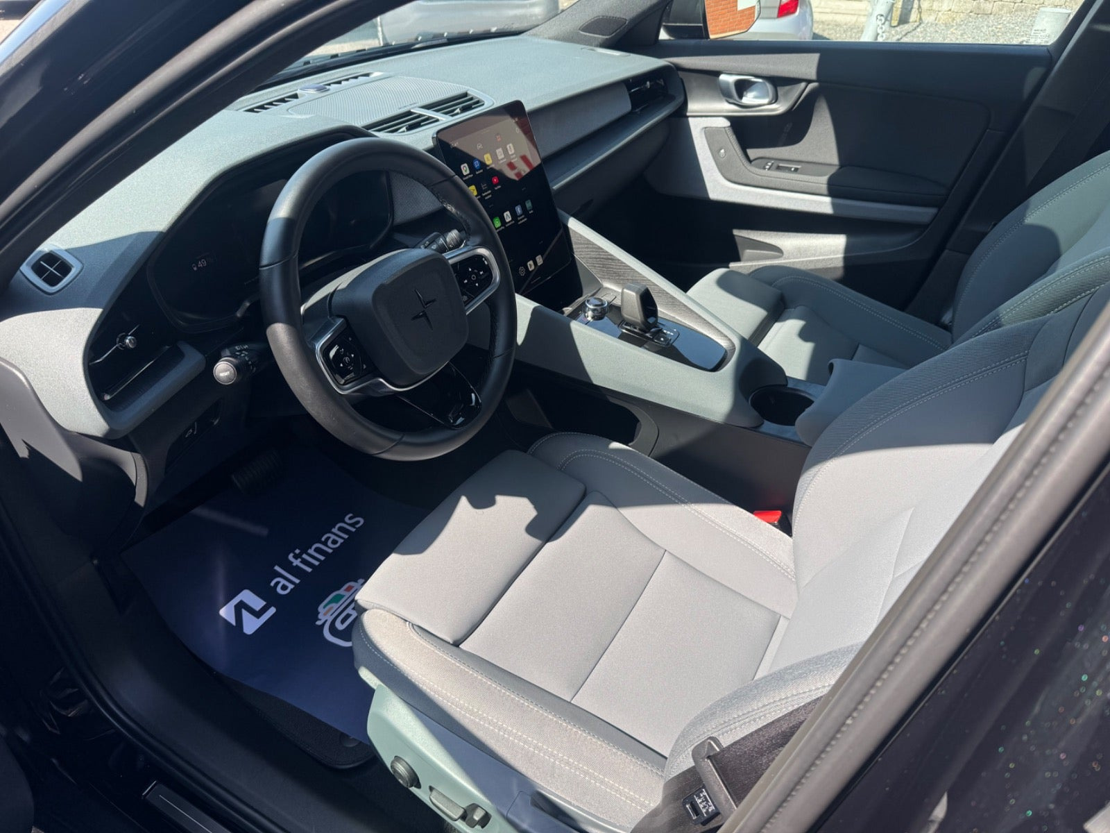 Sort Polestar 2 fra 2023