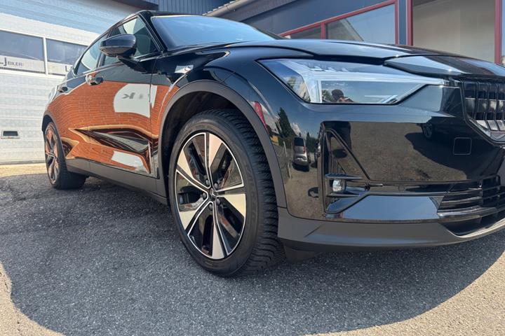 Sort Polestar 2 fra 2023