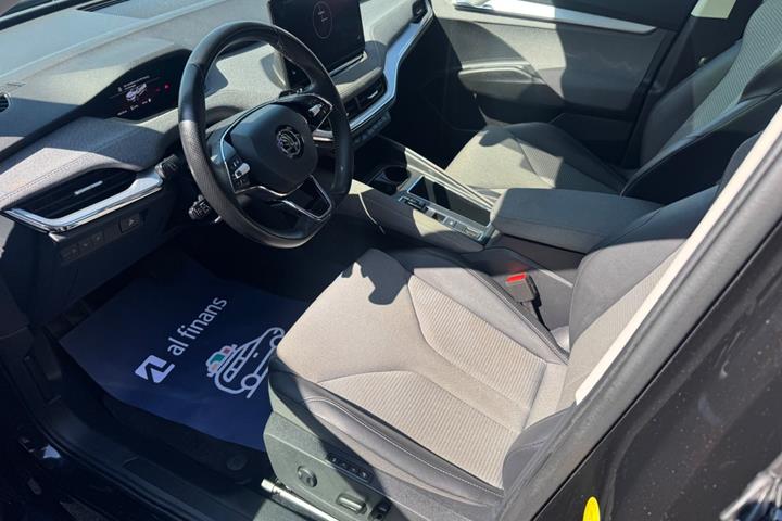 Sort Skoda Enyaq fra 2022