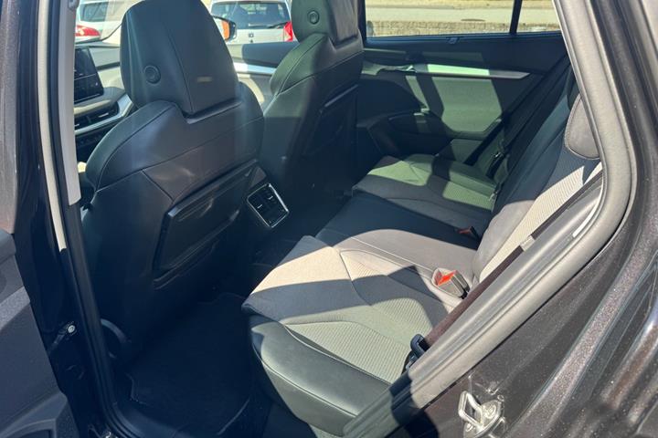 Sort Skoda Enyaq fra 2022