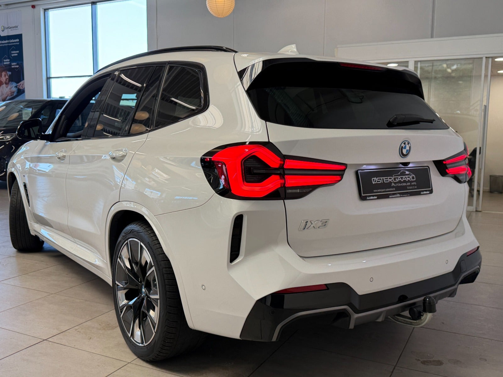 Hvid BMW iX3 fra 2024