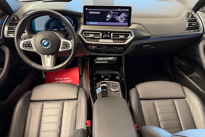 Hvid BMW iX3 fra 2024