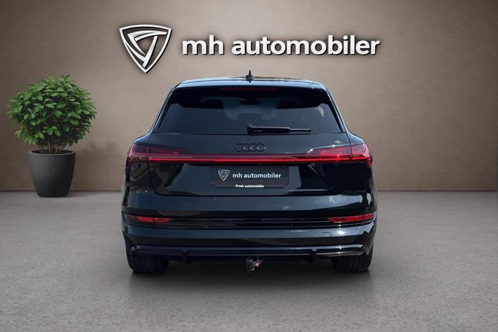 Sort Audi e-tron fra 2023
