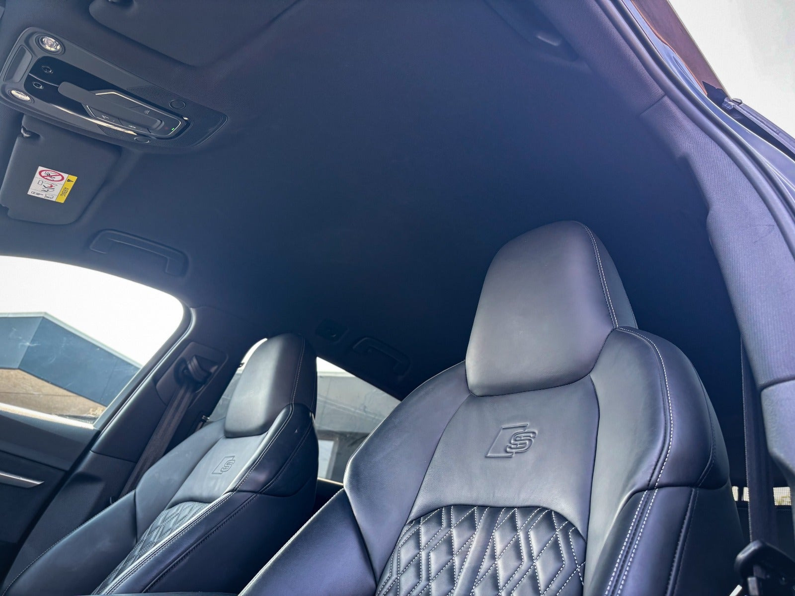Sort Audi e-tron fra 2023