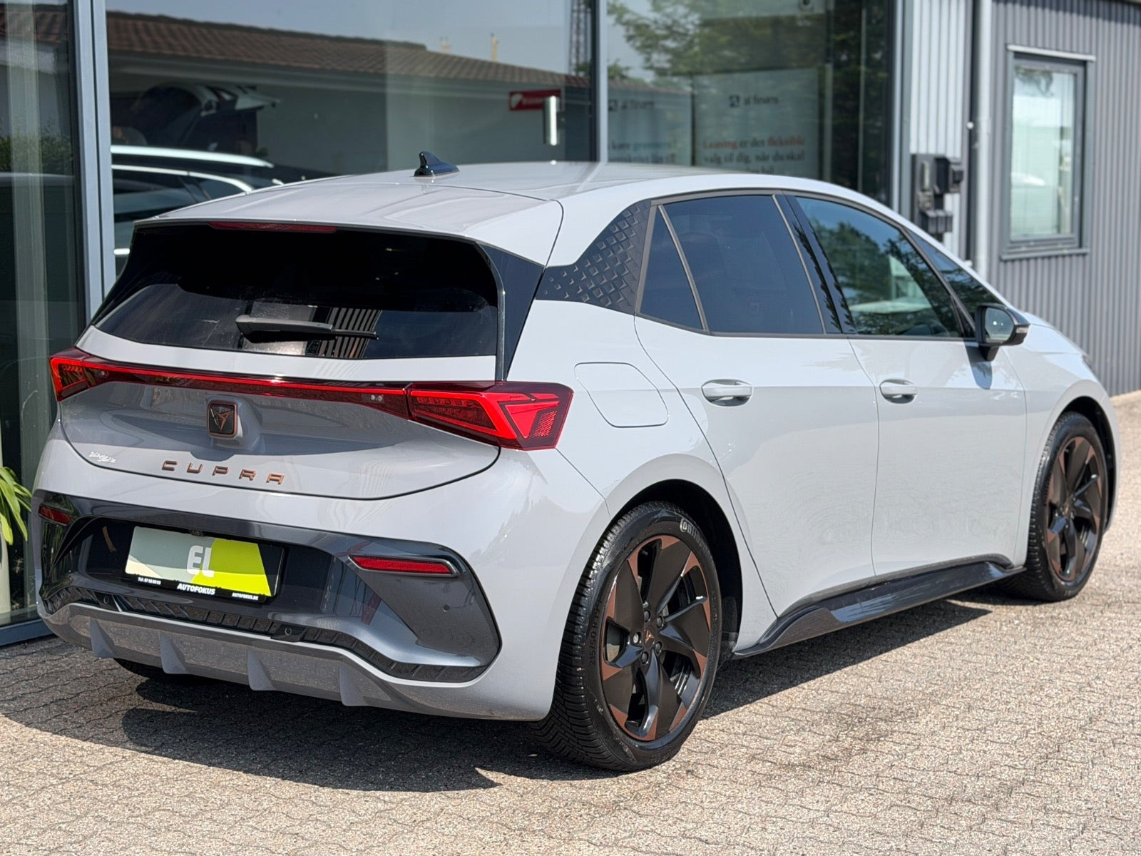 Grå Cupra Born fra 2024