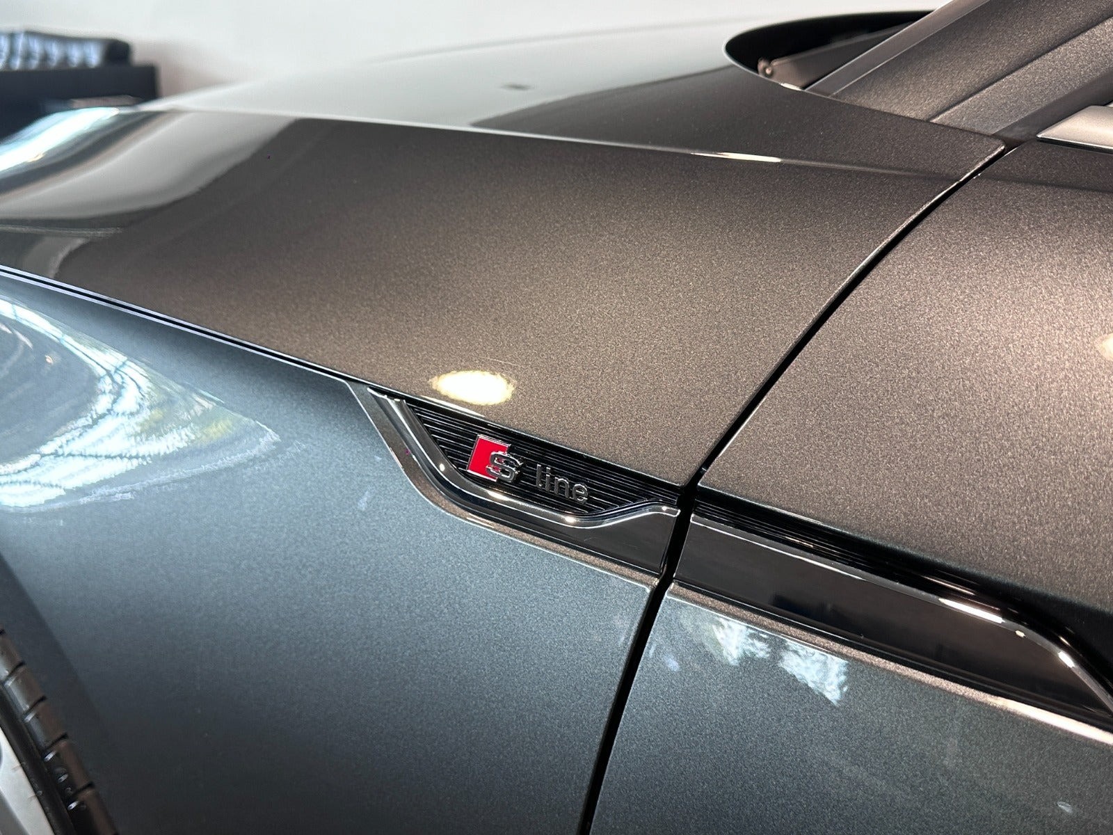 Grå Audi A5 fra 2020