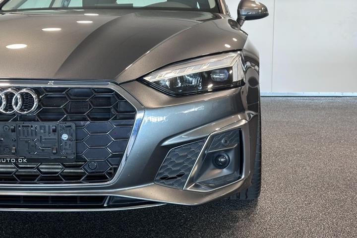 Grå Audi A5 fra 2020