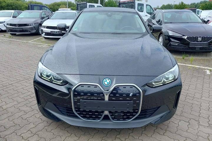 Sort BMW i4 fra 2024