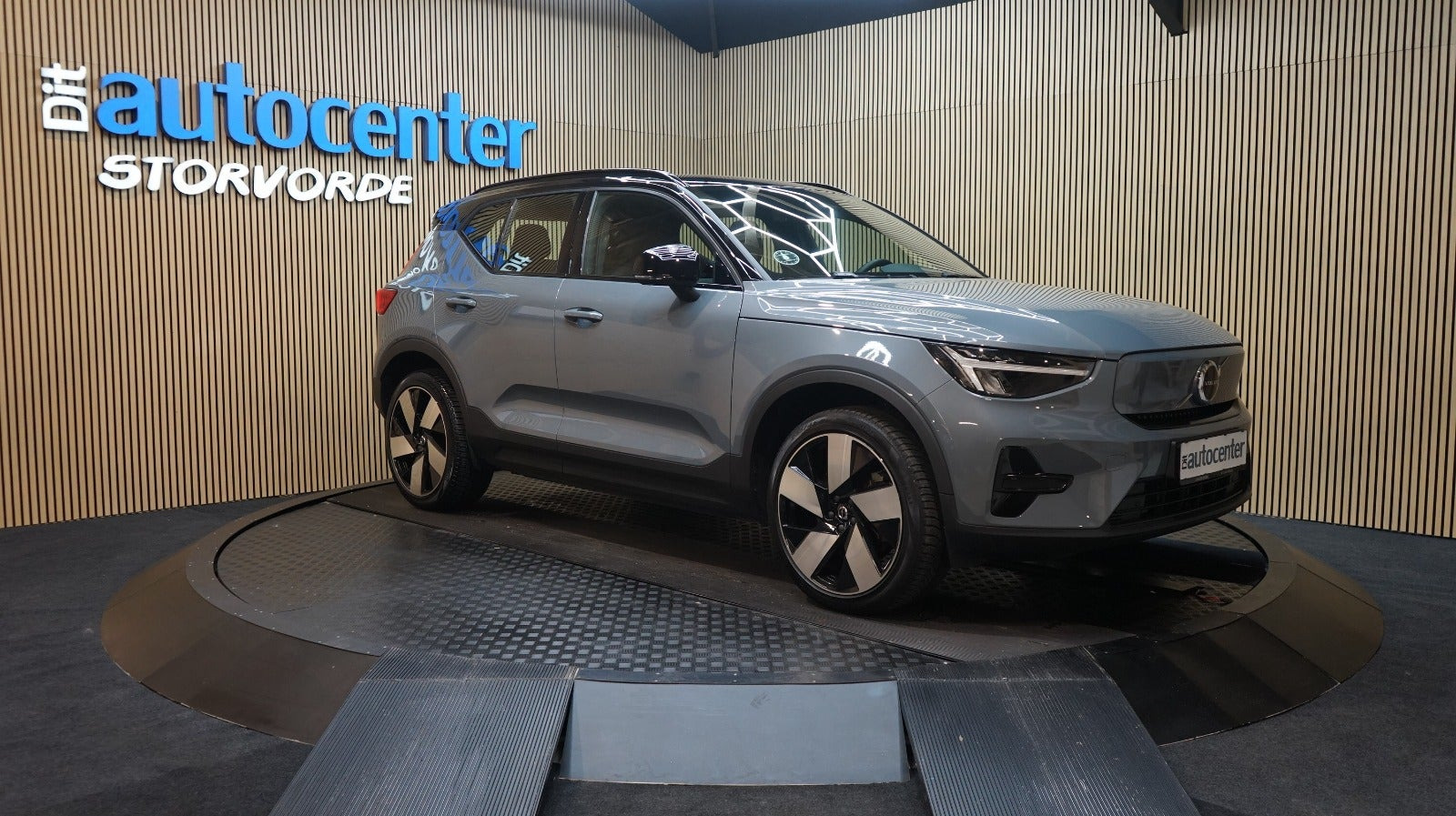 Volvo XC40 P6 ReCharge Core
