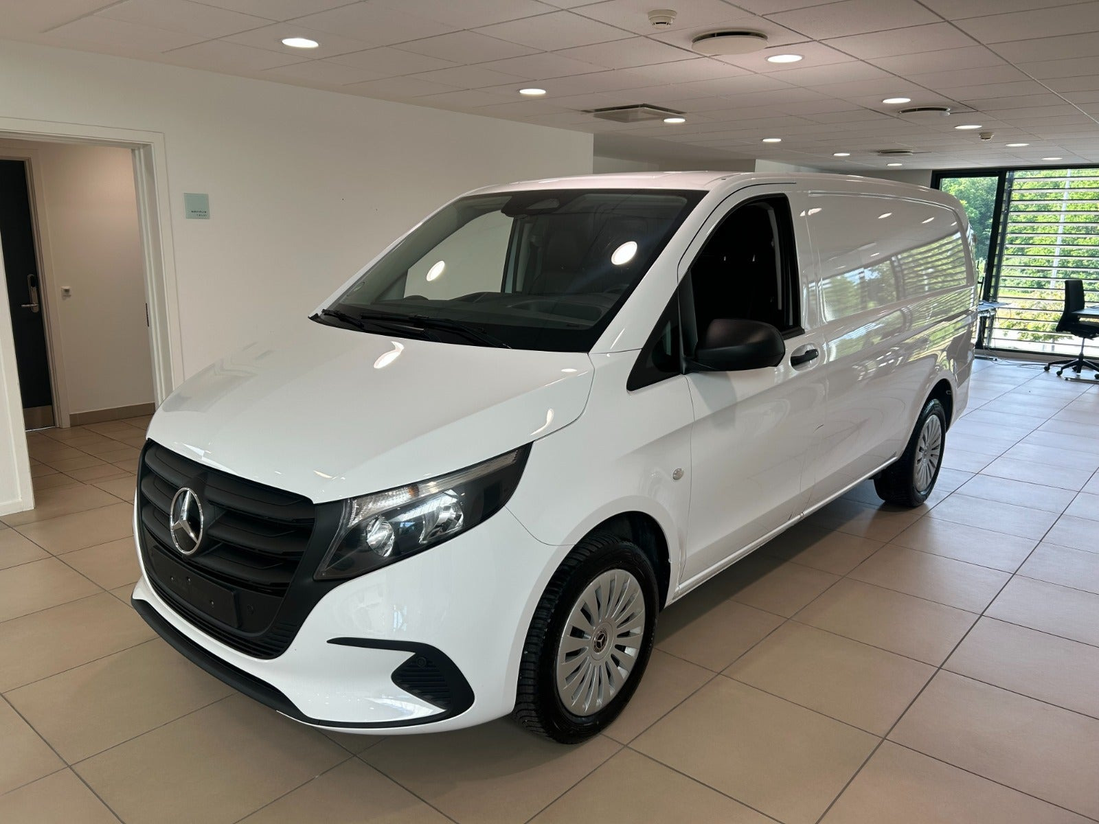 undefined Mercedes Vito 114 fra 2024