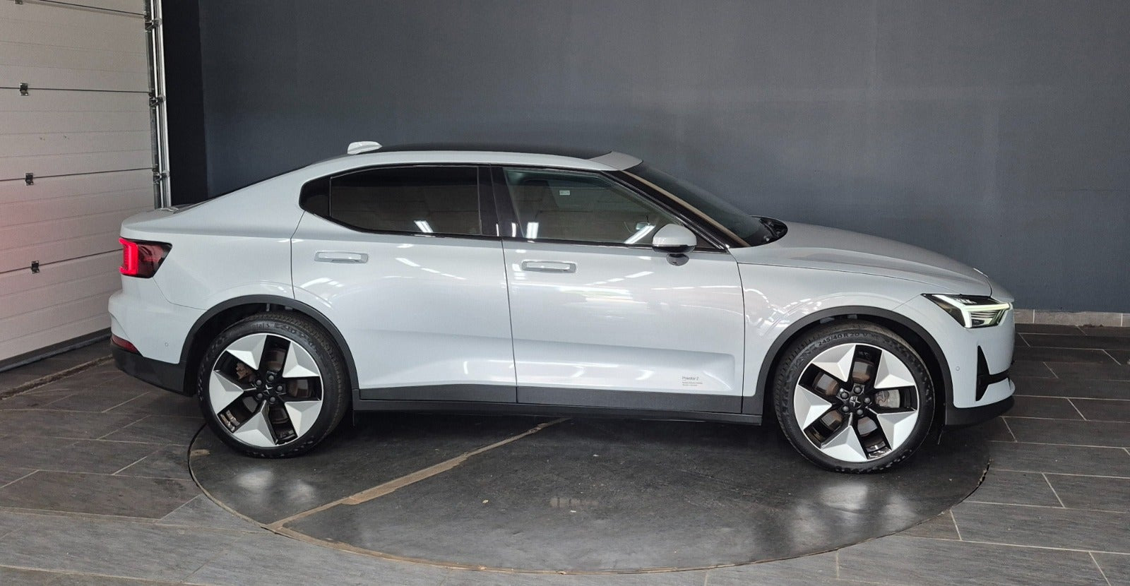Hvid Polestar 2 fra 2022