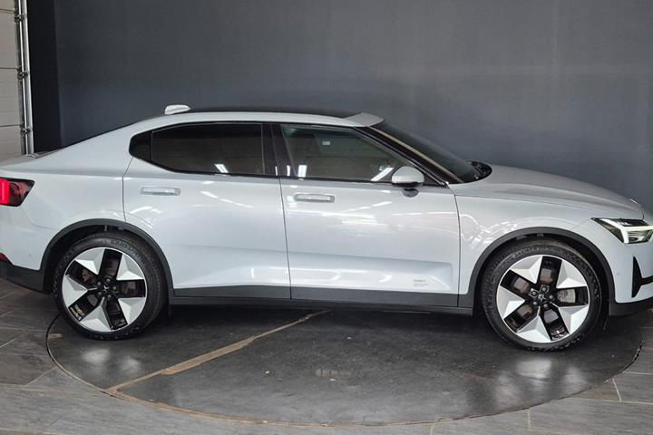 Hvid Polestar 2 fra 2022