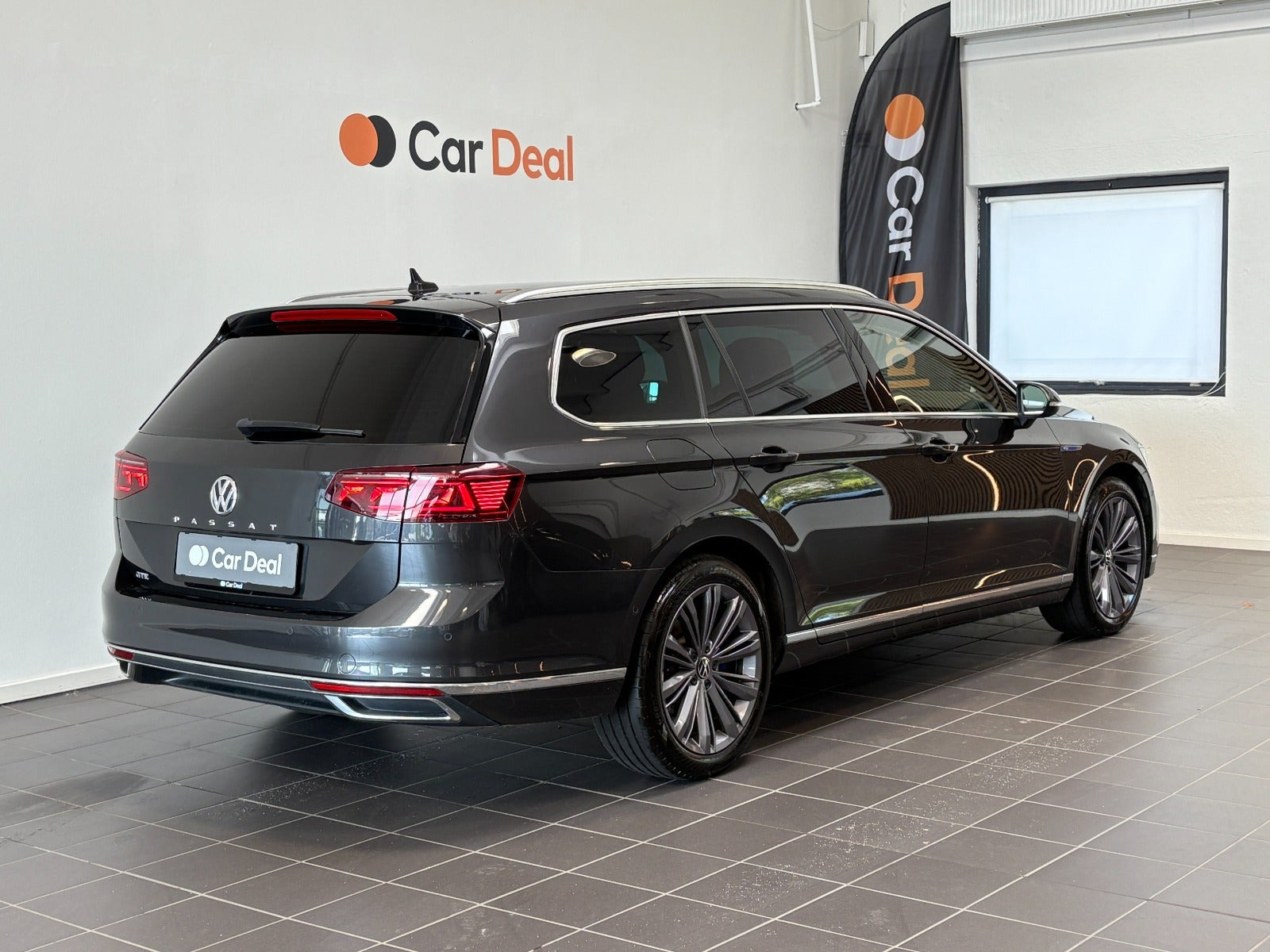 Grå VW Passat fra 2020
