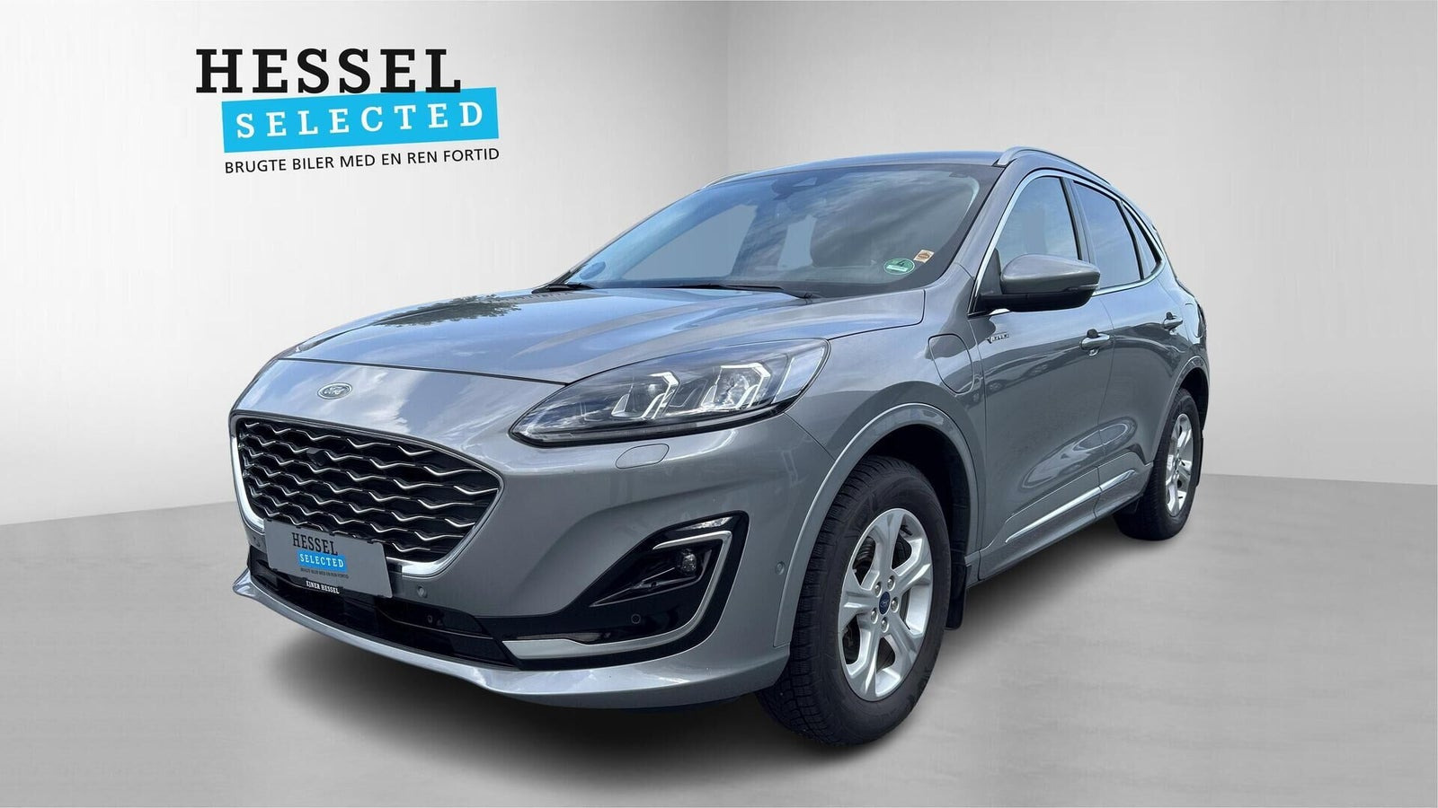 Sølv Ford Kuga fra 2023 set udefra