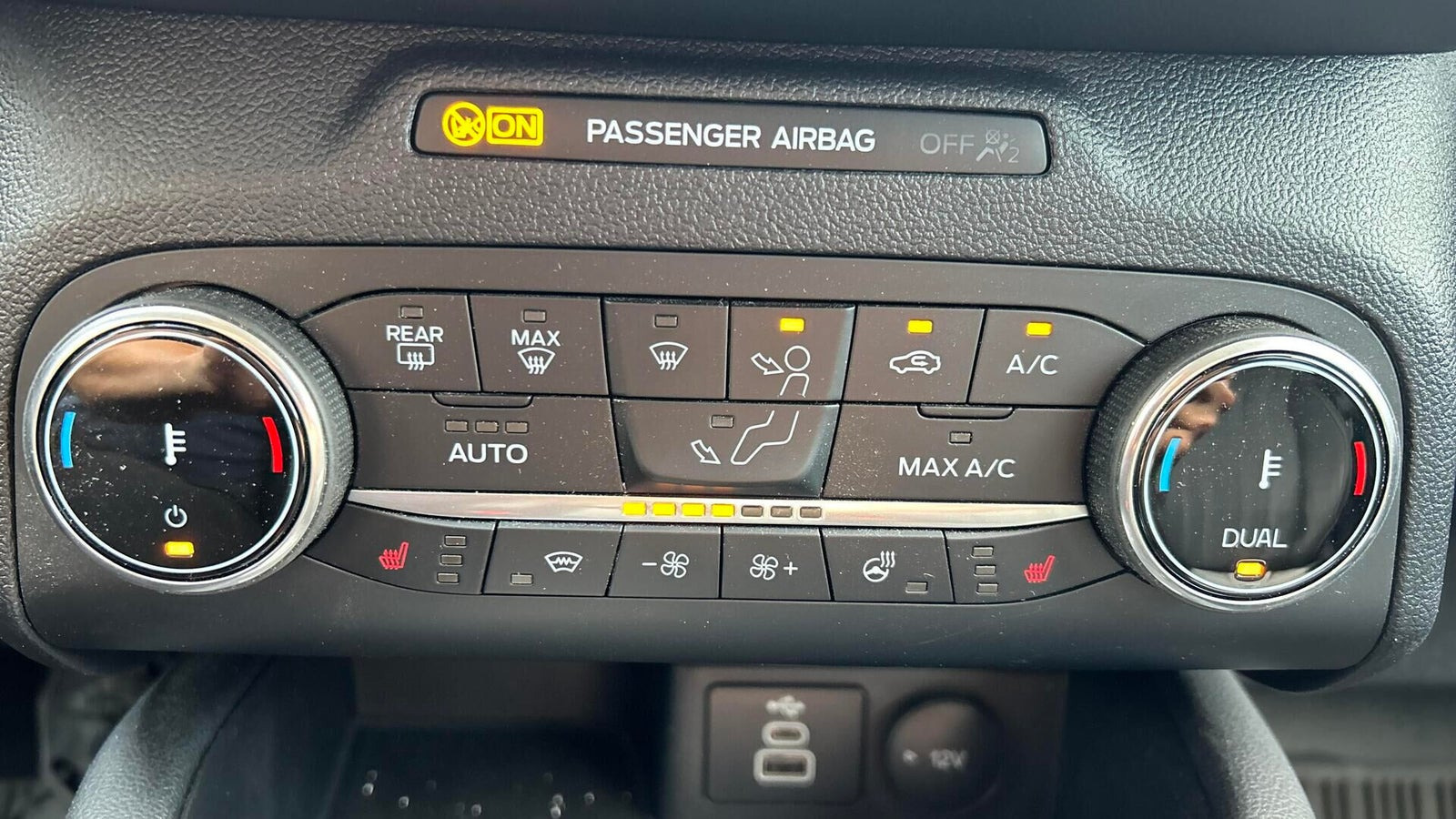 Sølv Ford Kuga fra 2023