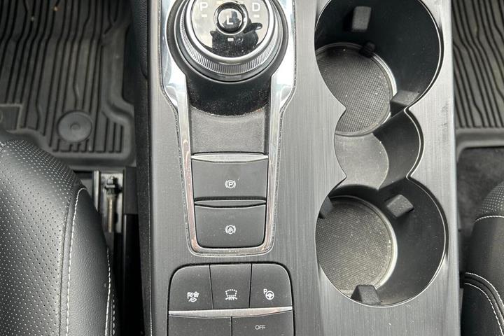 Sølv Ford Kuga fra 2023