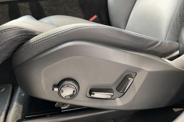 Sort Volvo XC60 fra 2021