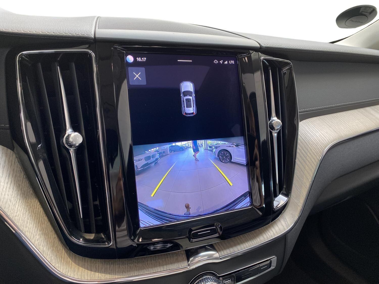 Sort Volvo XC60 fra 2021