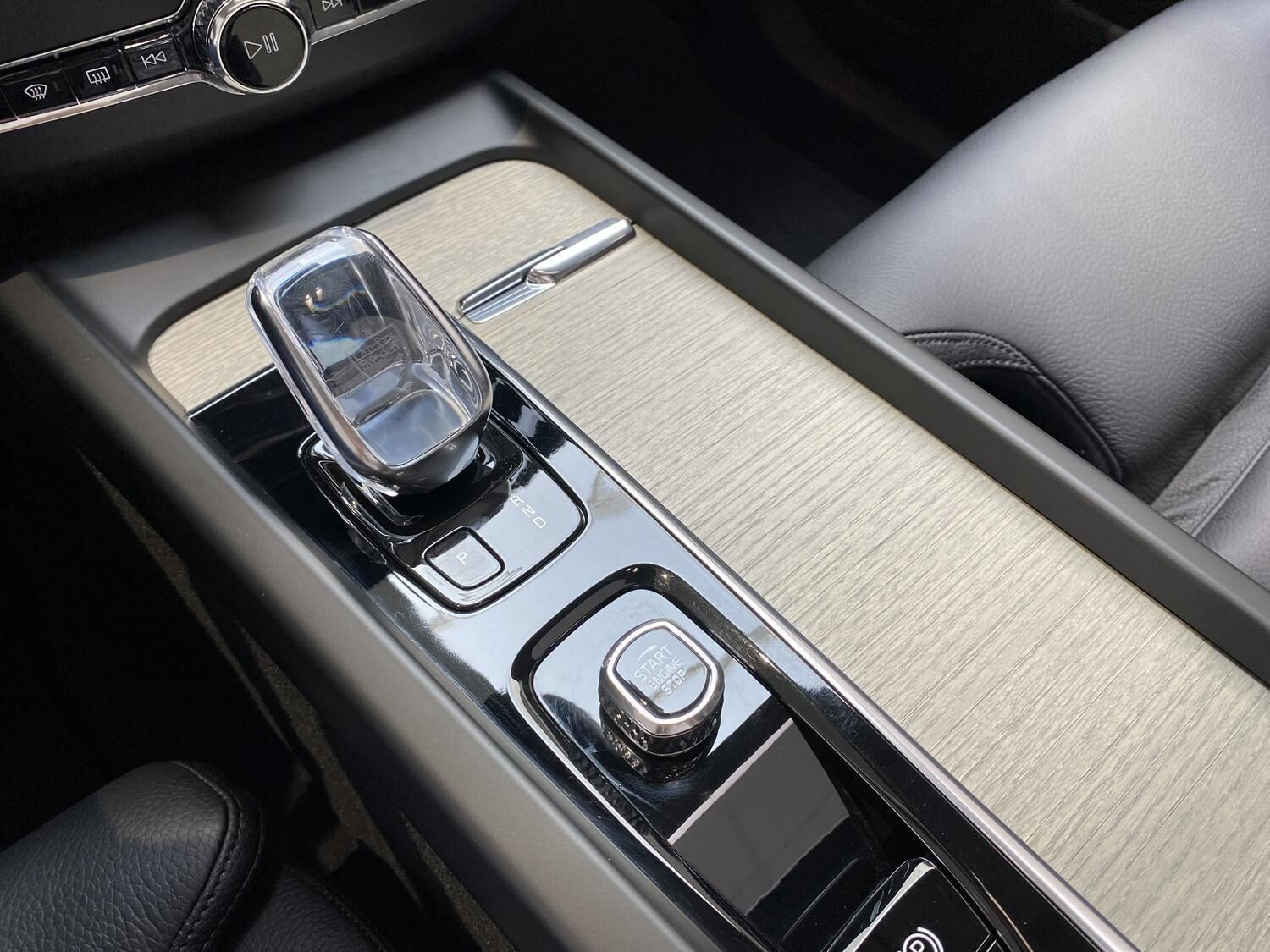 Sort Volvo XC60 fra 2021