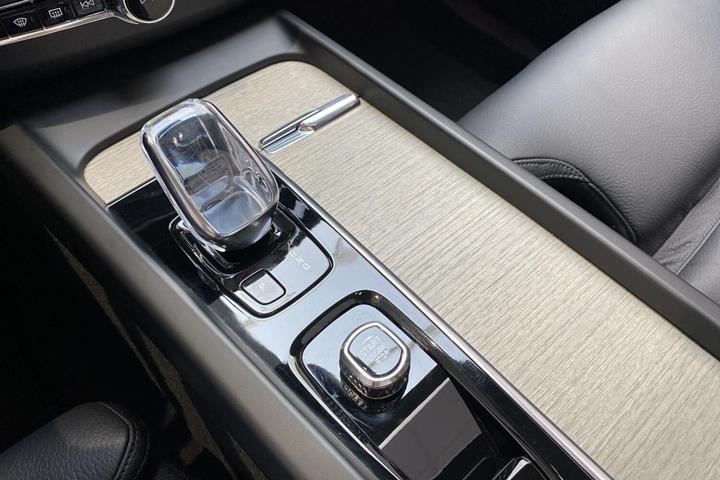 Sort Volvo XC60 fra 2021