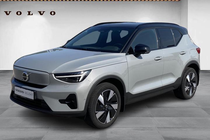Grå Volvo XC40 fra 2023