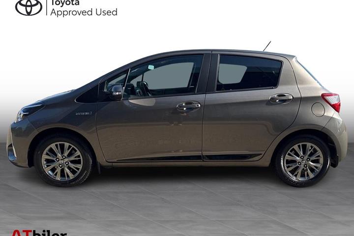 Bronze Toyota Yaris fra 2018