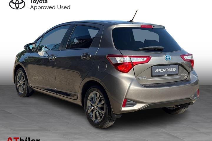 Bronze Toyota Yaris fra 2018