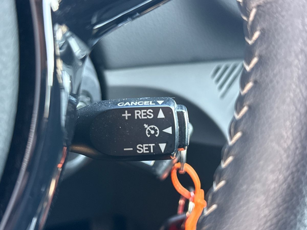 Bronze Toyota Yaris fra 2018