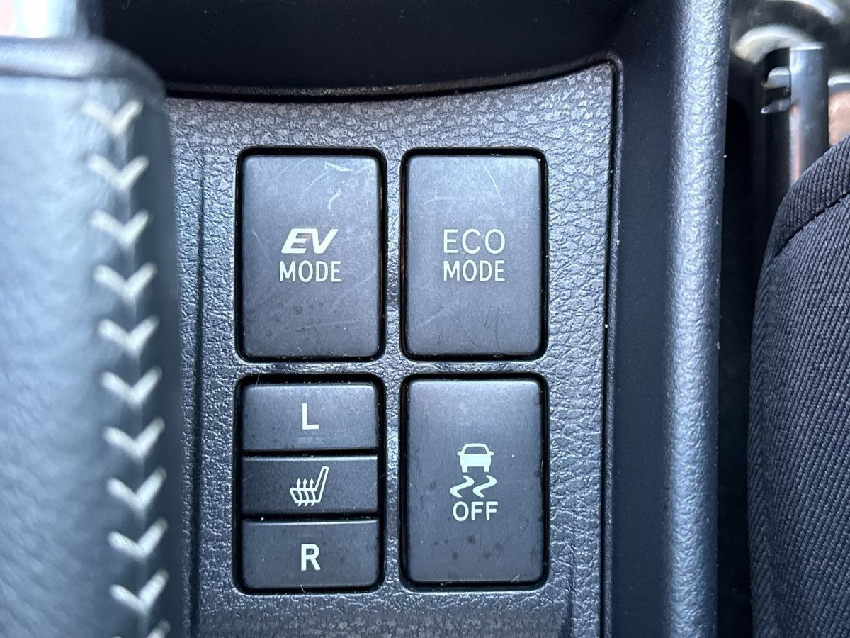 Bronze Toyota Yaris fra 2018