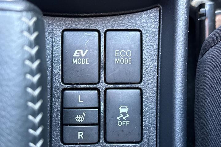 Bronze Toyota Yaris fra 2018