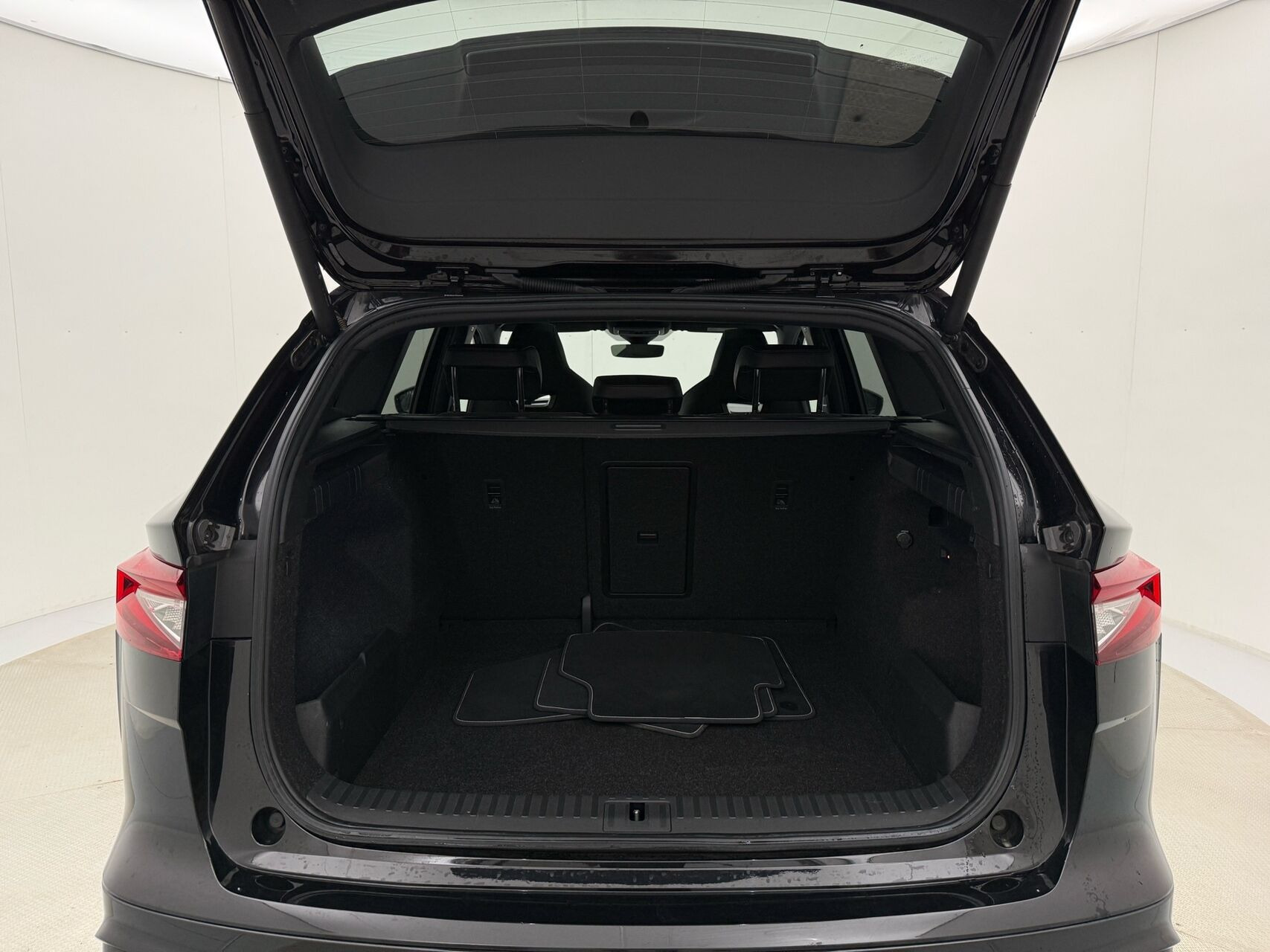 Sort Skoda Enyaq fra 2022