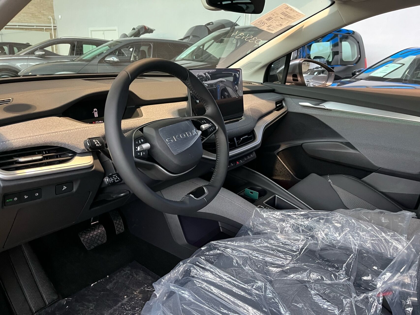 Grå Skoda Enyaq fra 2026