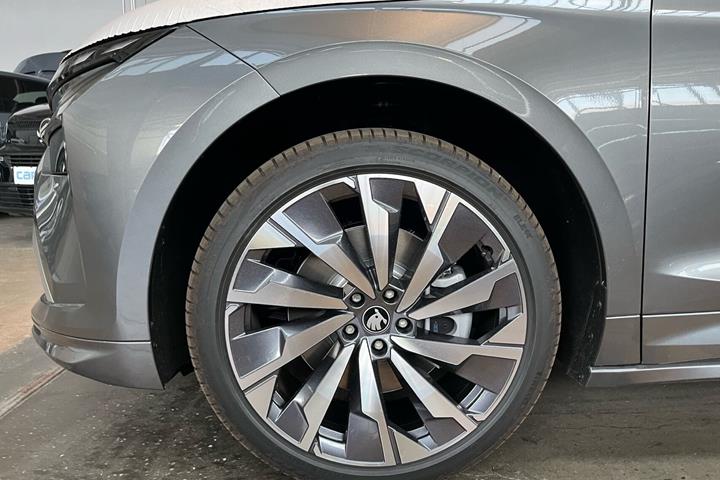 Grå Skoda Enyaq fra 2026