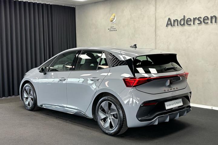 Grå Cupra Born fra 2023