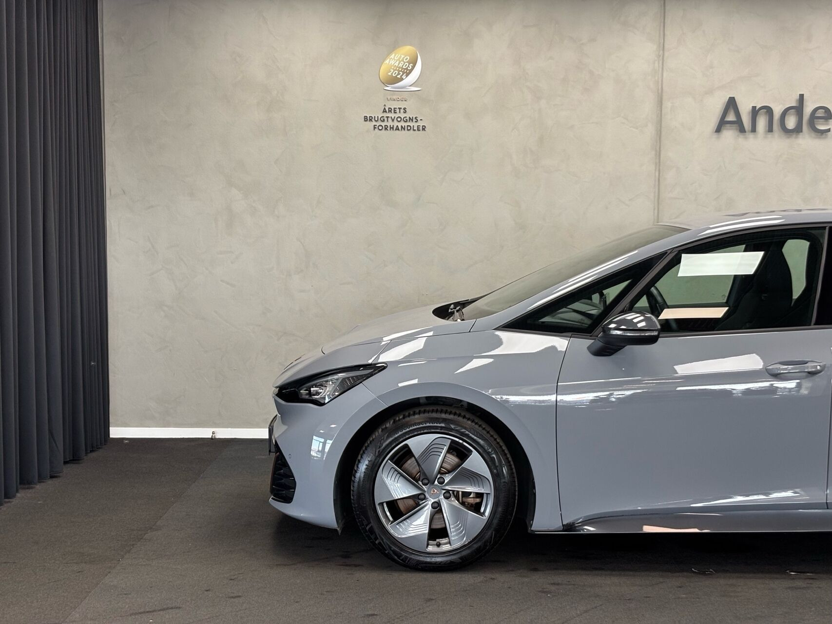 Grå Cupra Born fra 2023