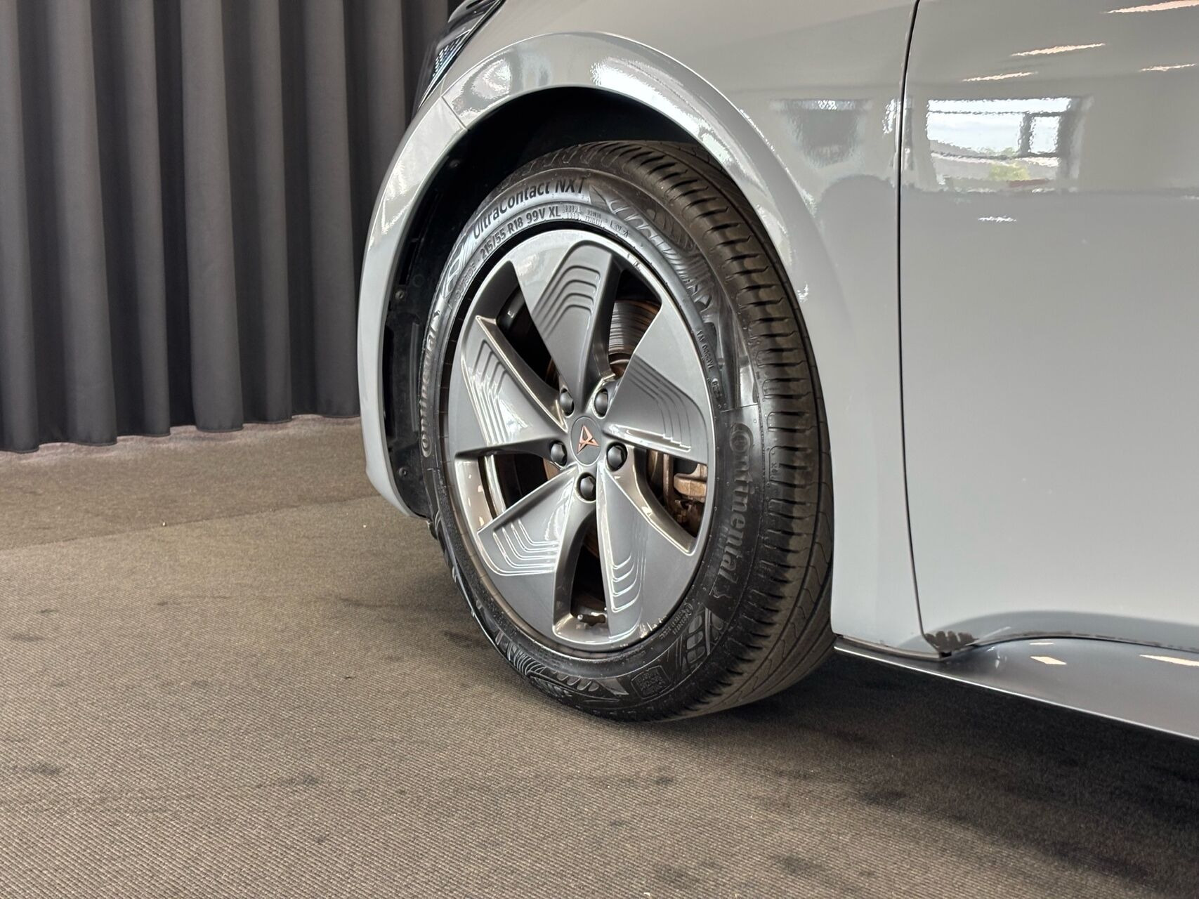 Grå Cupra Born fra 2023