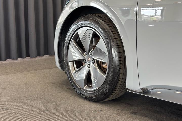 Grå Cupra Born fra 2023