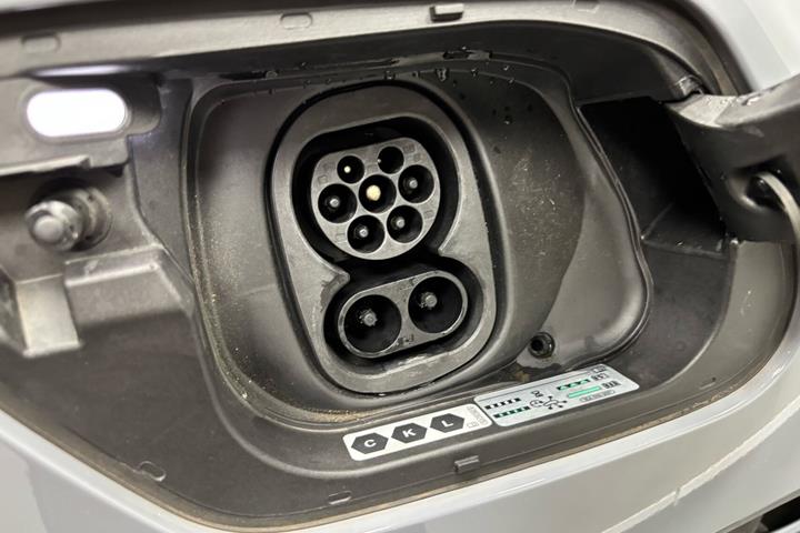Grå Cupra Born fra 2023