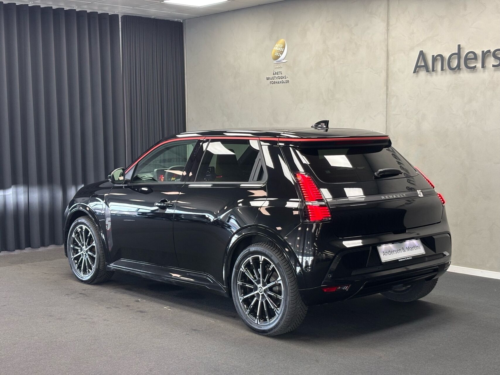 Sort Renault R5 fra 2026