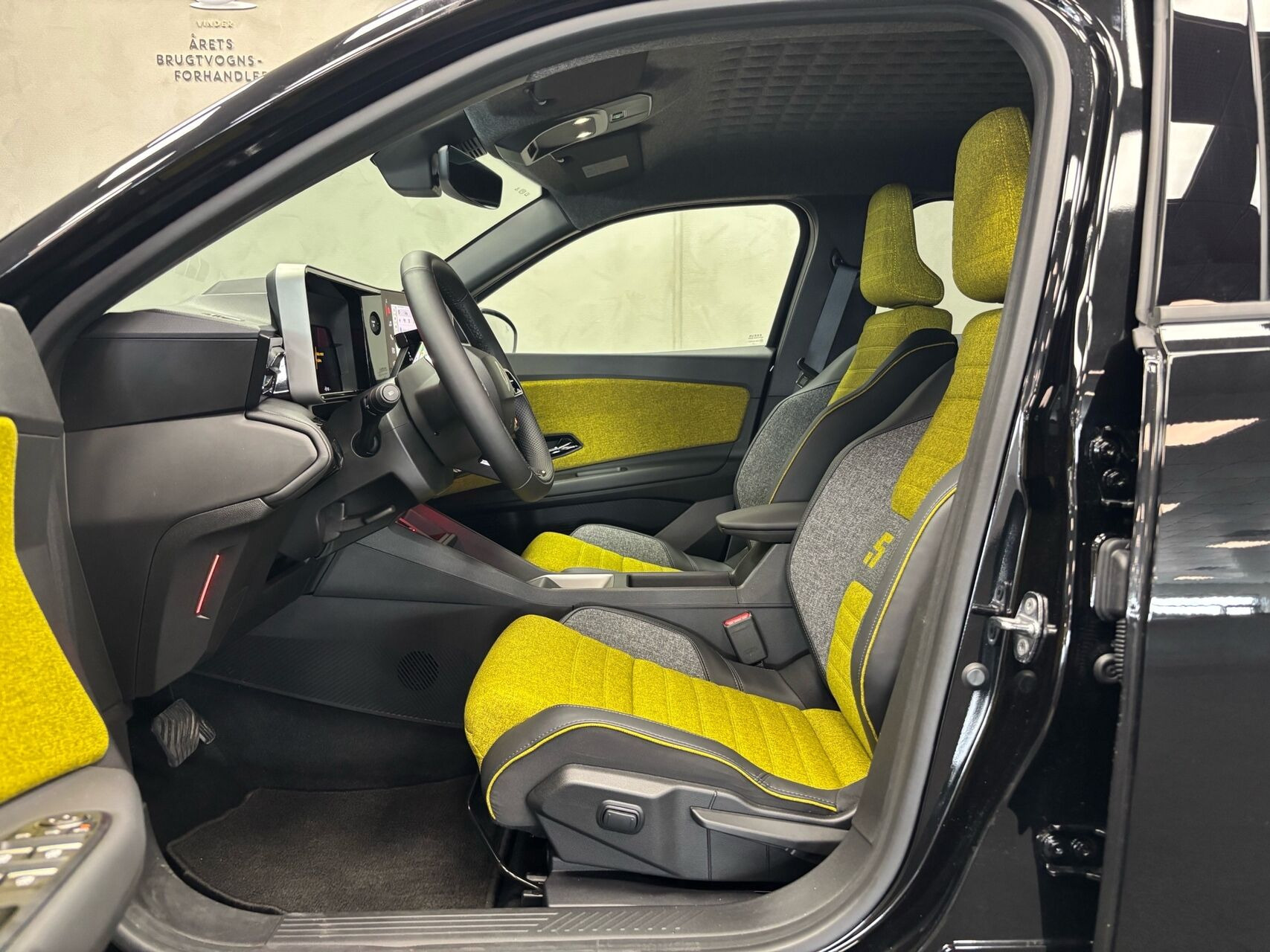 Sort Renault R5 fra 2026