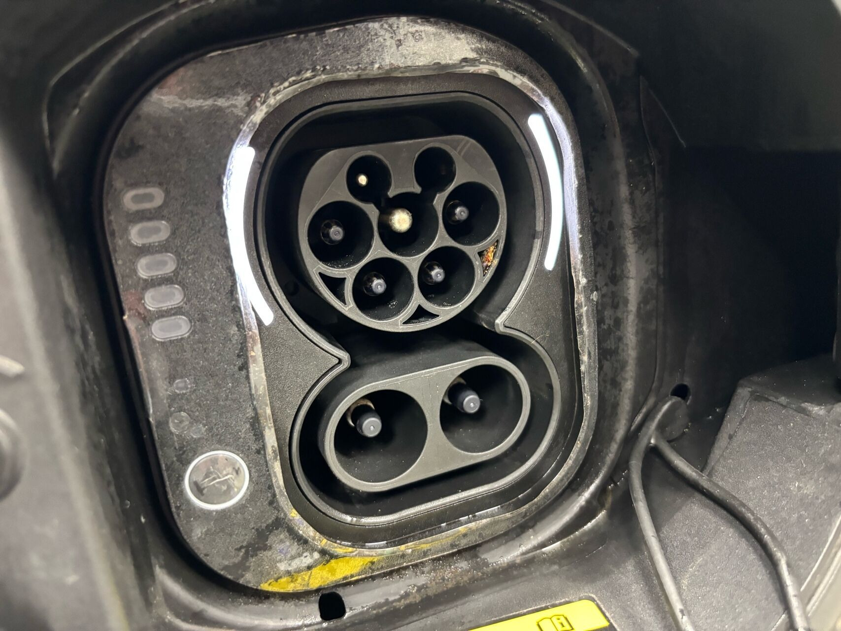 Hvid Fiat 500e fra 2024