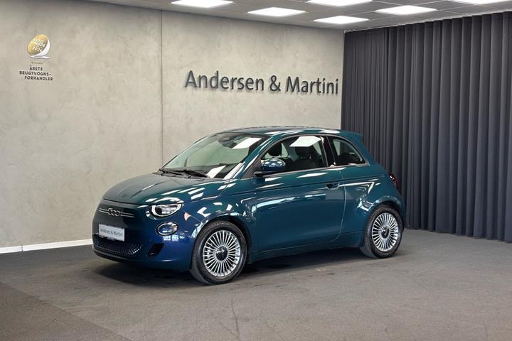 Grøn Fiat 500e fra 2023