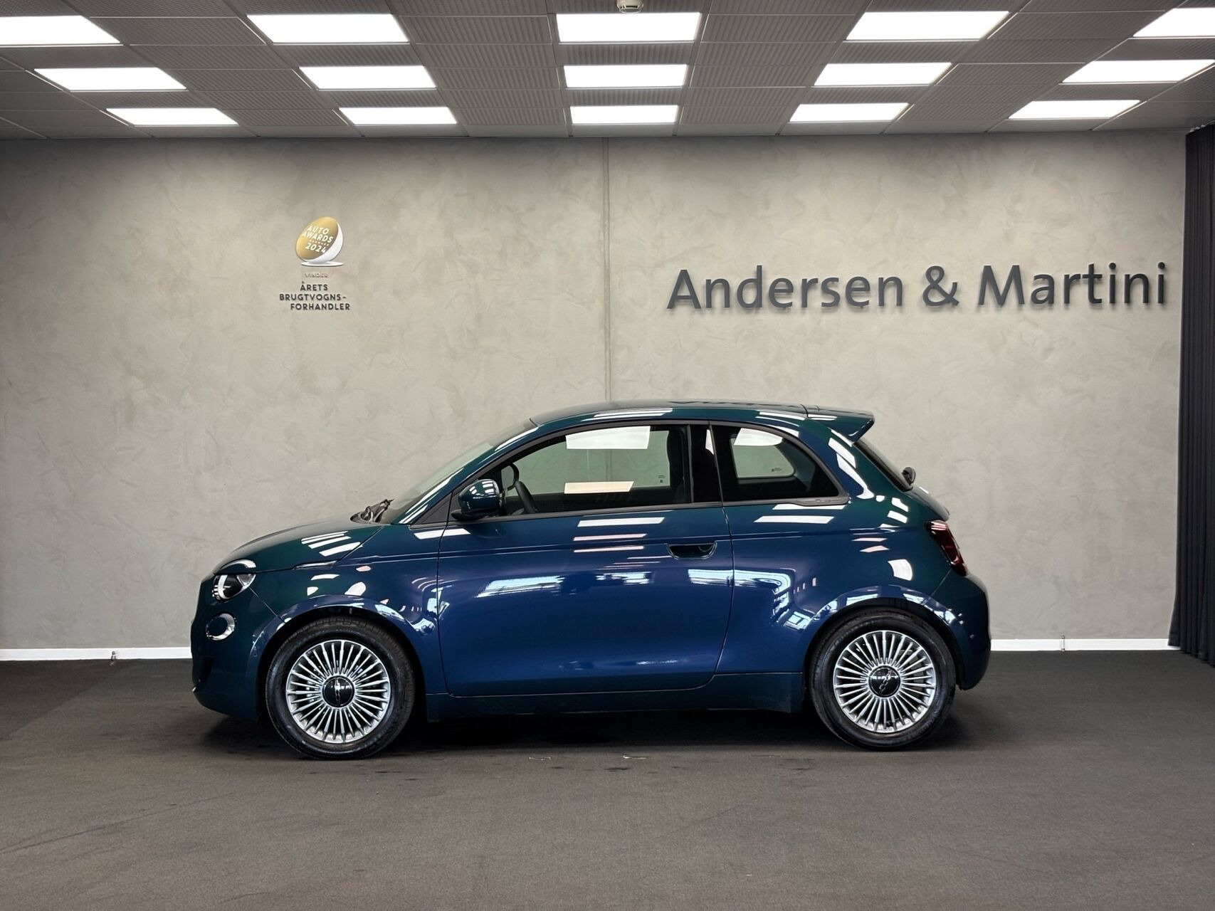 Grøn Fiat 500e fra 2023