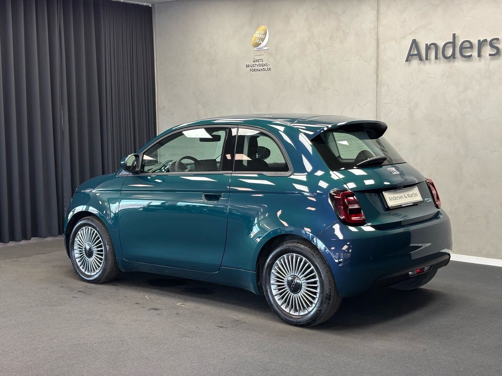 Grøn Fiat 500e fra 2023