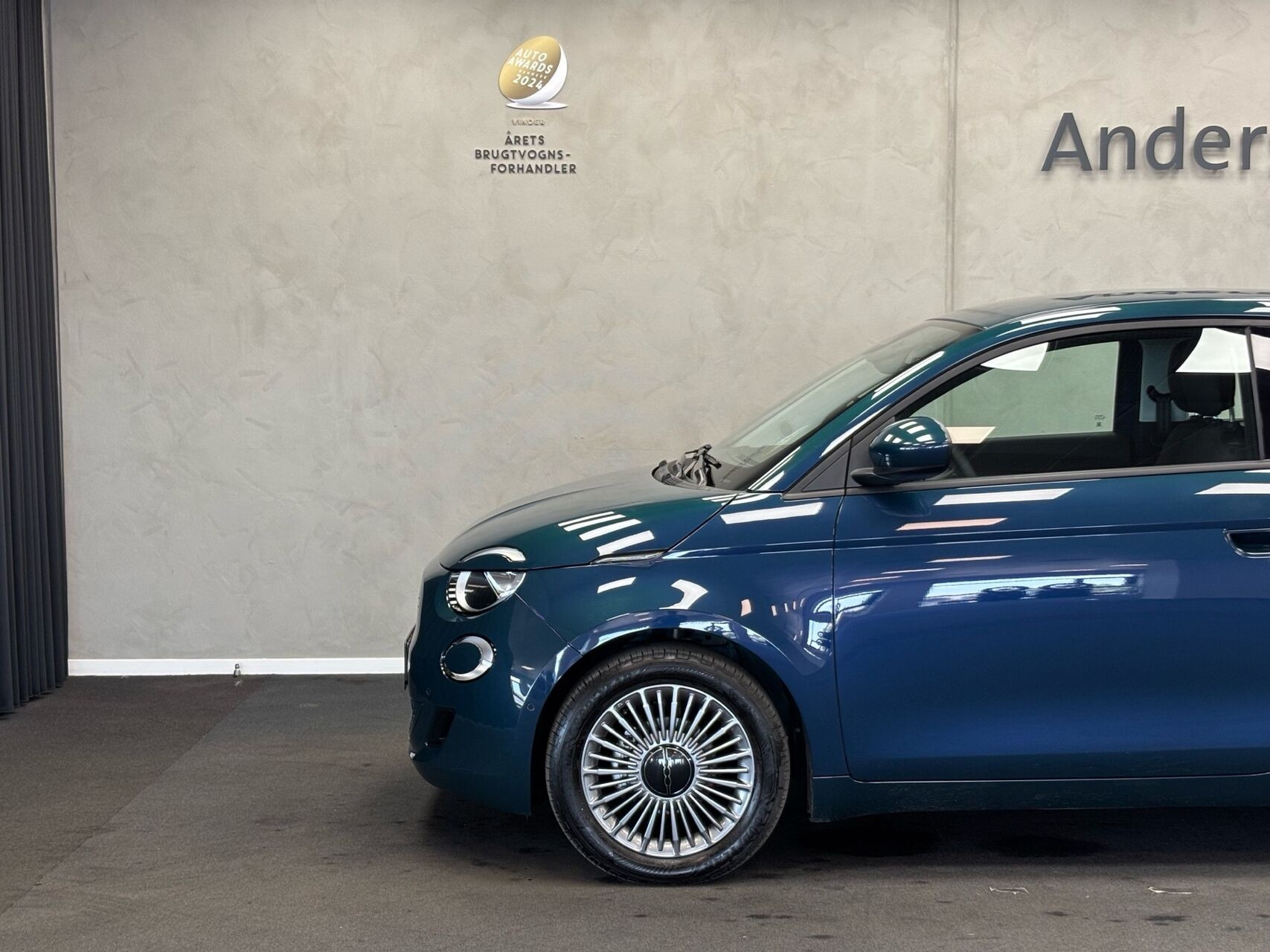 Grøn Fiat 500e fra 2023
