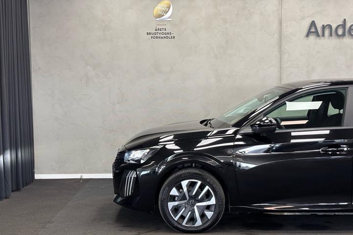Sort Peugeot e-208 fra 2025