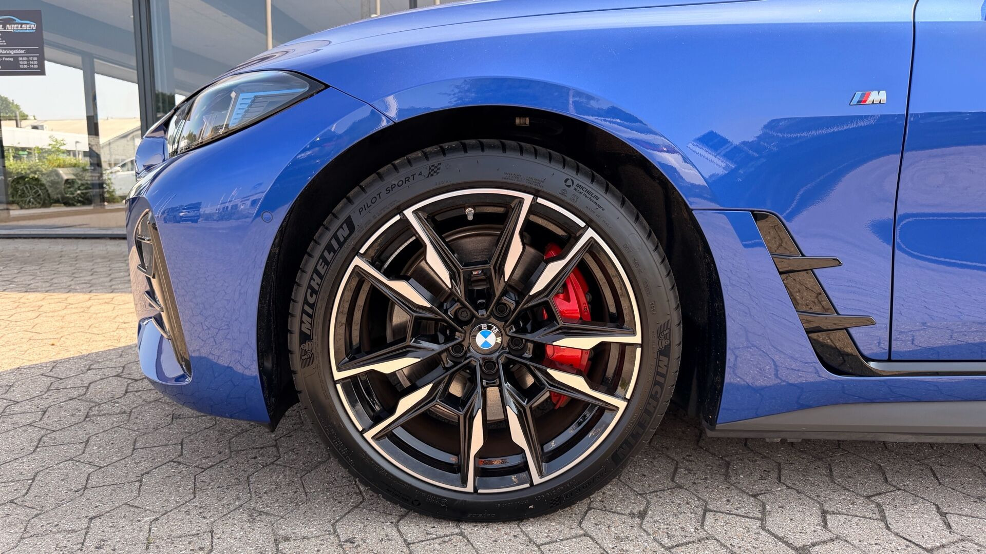 BMW i4