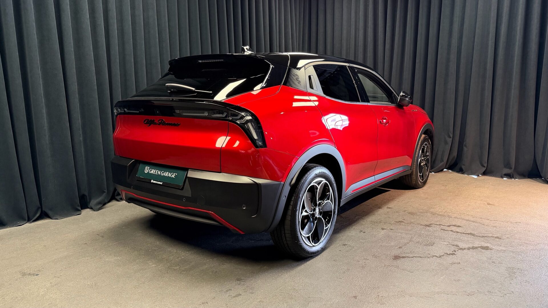 Rød Alfa Romeo Junior fra 2024